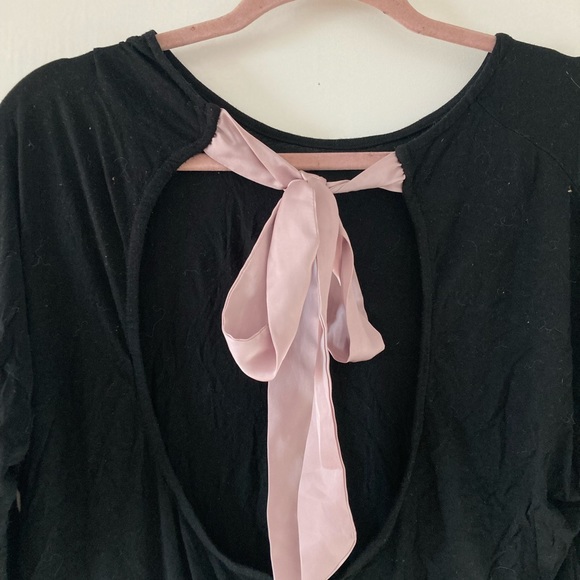 AdoreMe black long sleeved shirt with ribbon back - Picture 2 of 4